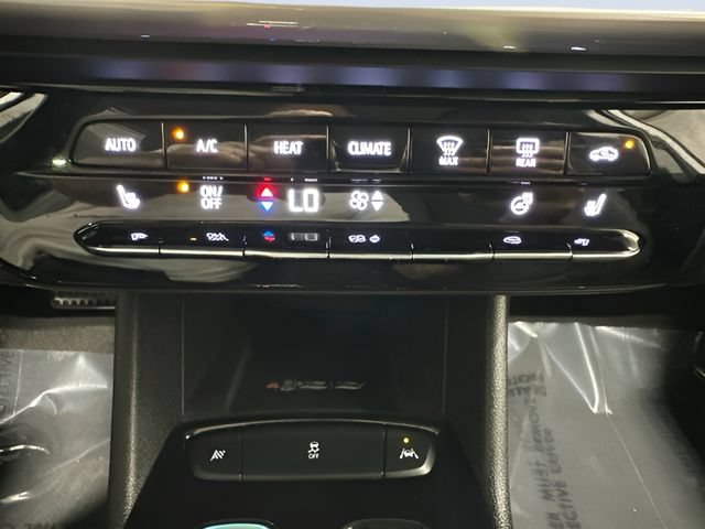 Used 2023 Chevrolet Bolt LT w/ Infotainment Package FWD image 25