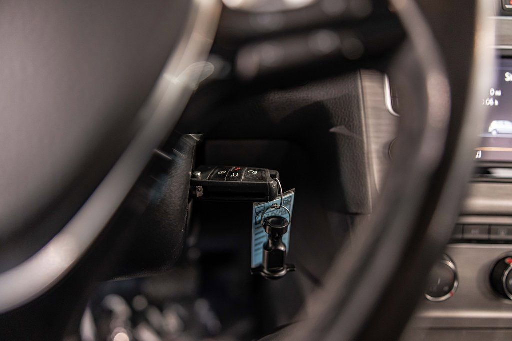 Used 2016 Volkswagen Golf S image 24