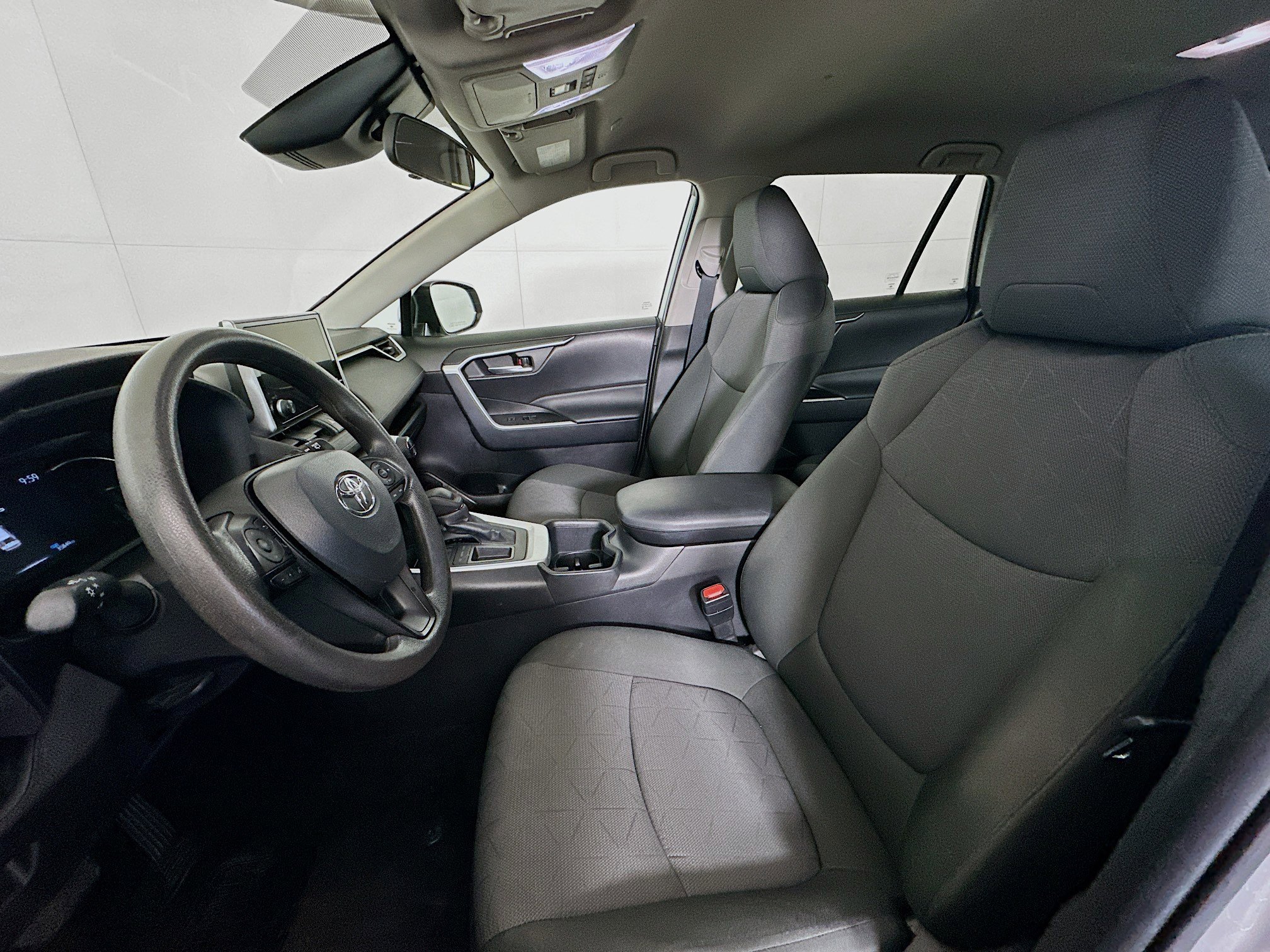 Used 2025 Toyota RAV4 XLE FWD image 13