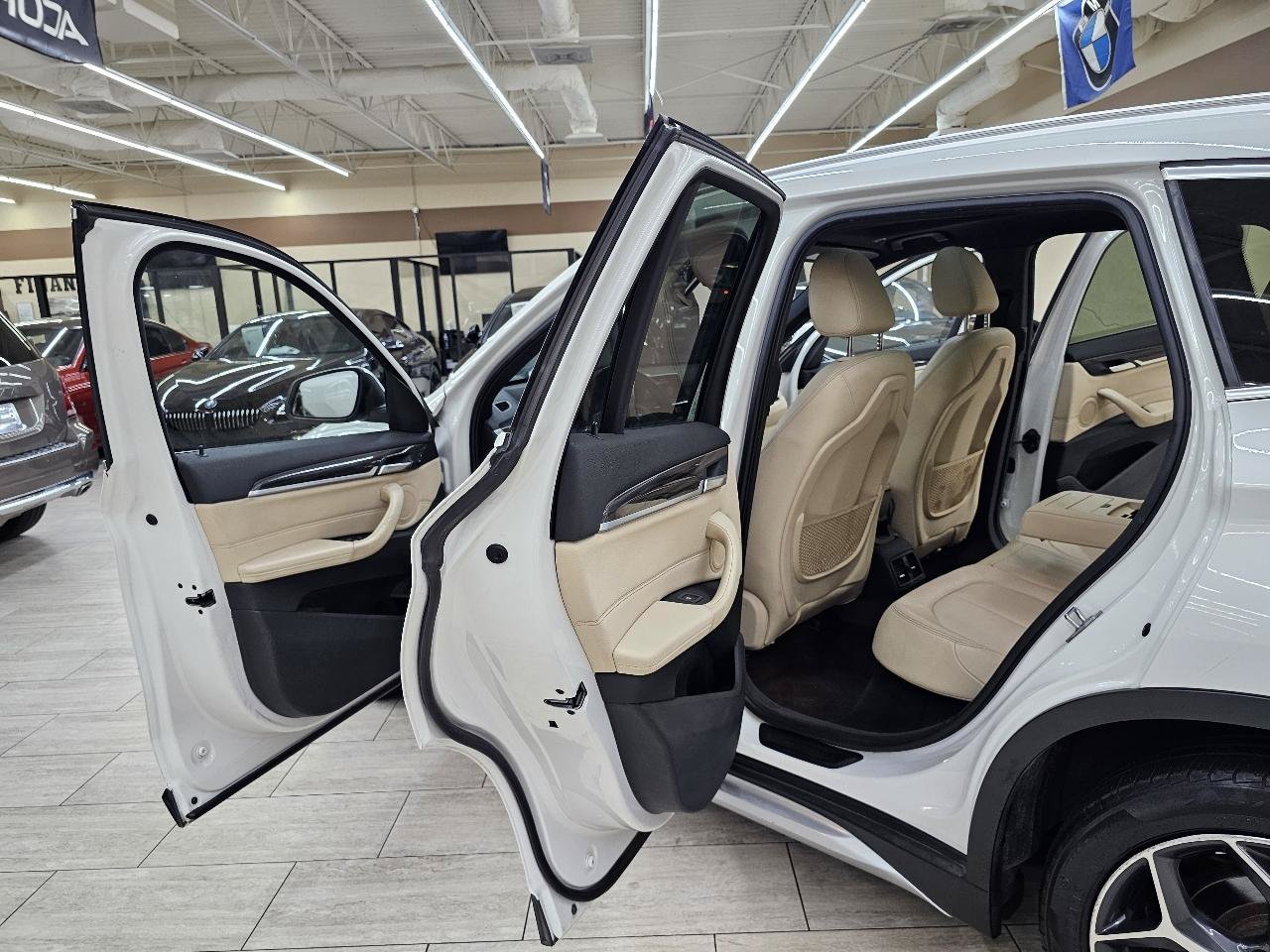 Used 2017 BMW X1 xDrive28i AWD/4WD image 17