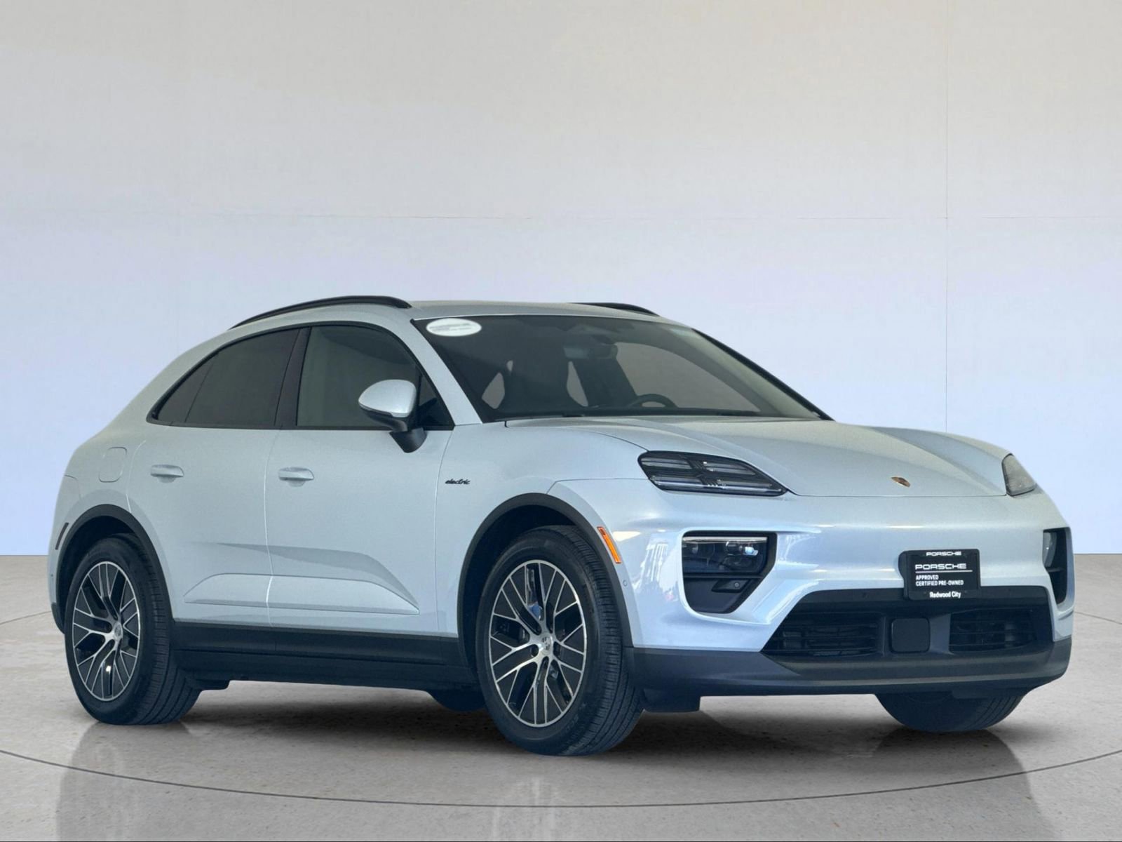 Certified 2025 Porsche Macan 4 Electric AWD/4WD image 10