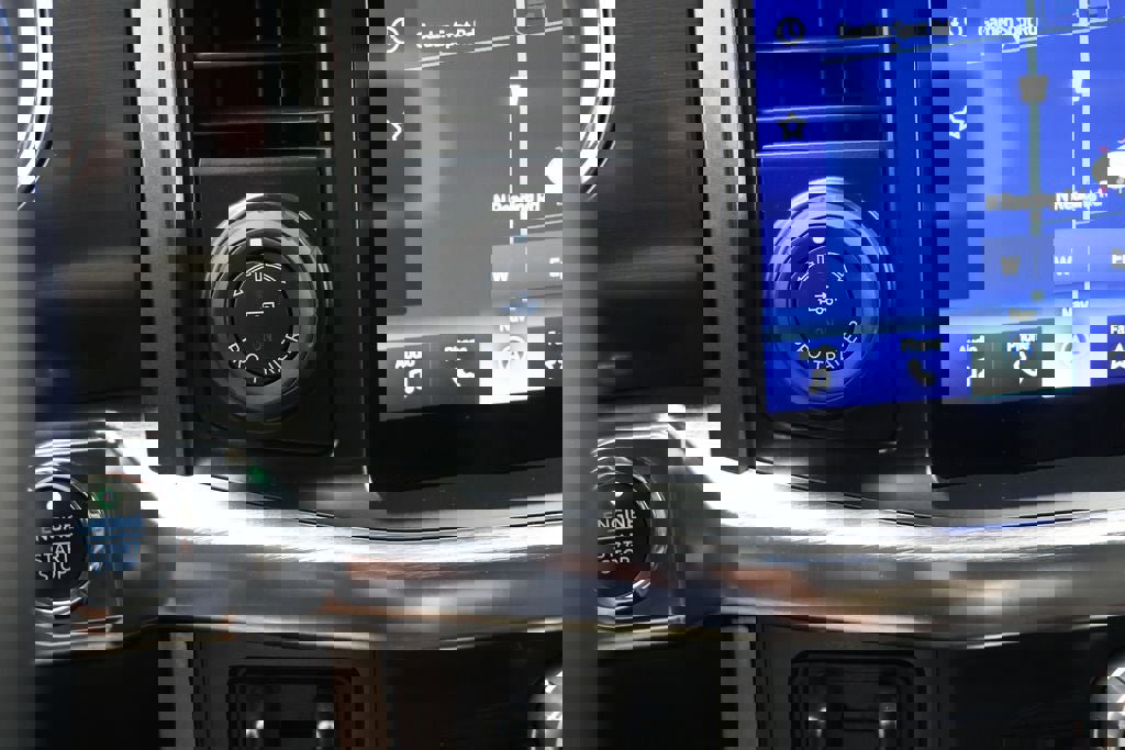 Used 2023 Ford F150 Lariat w/ Equipment Group 502A High image 32