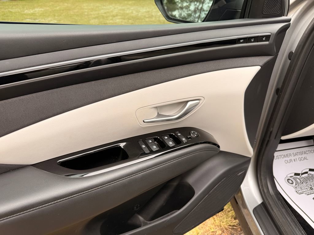 Used 2024 Hyundai Tucson Limited AWD/4WD image 14