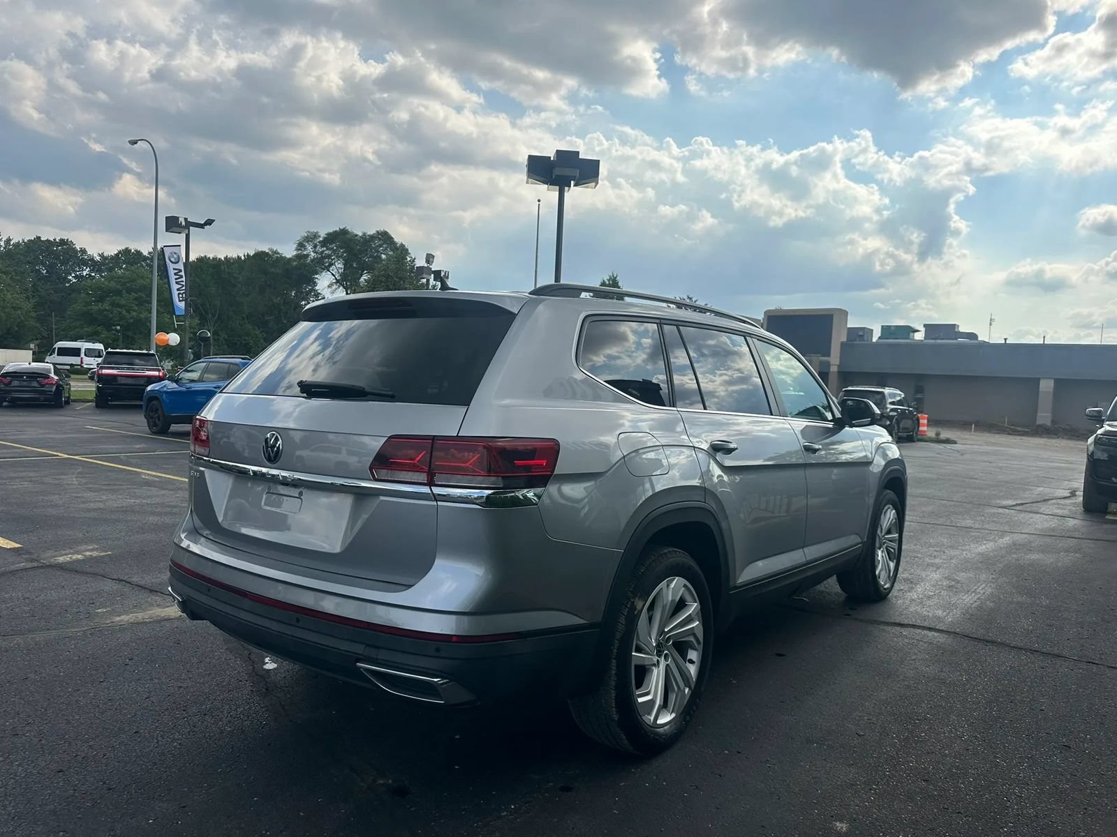 Used 2021 Volkswagen Atlas SE FWD image 4