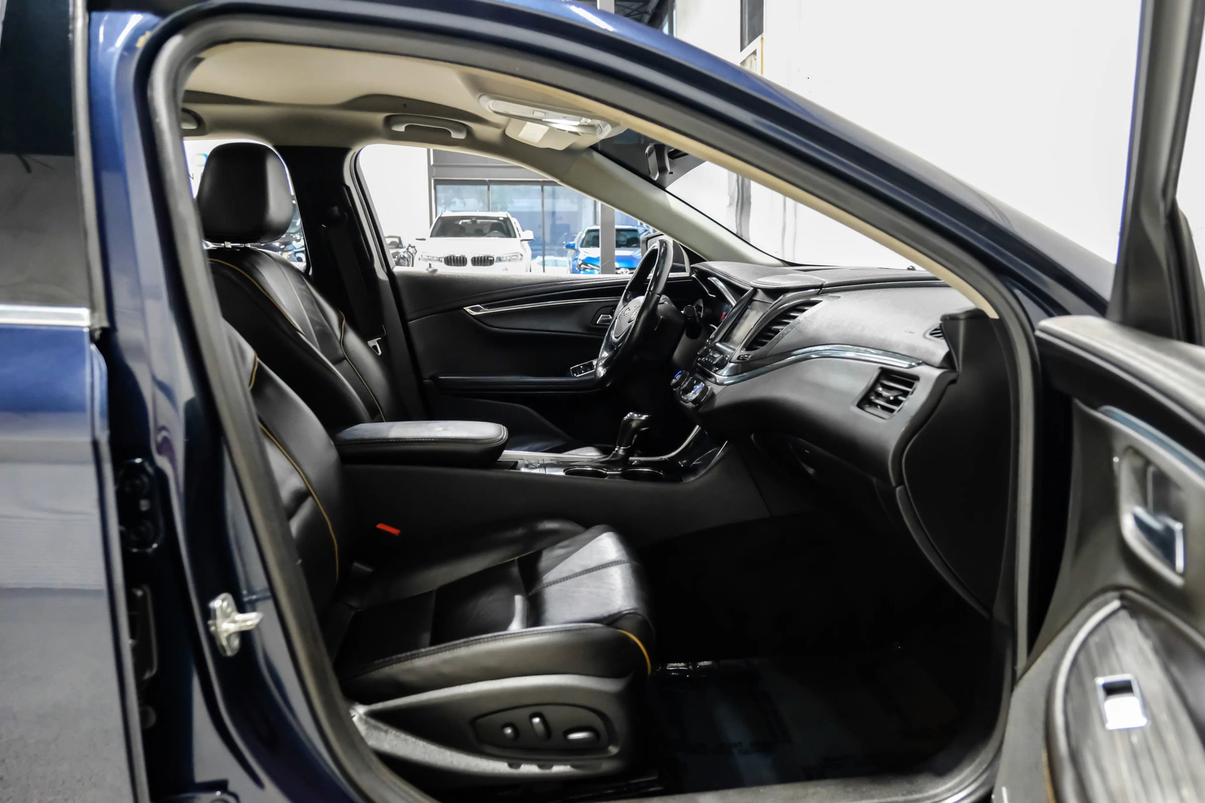 Used 2019 Chevrolet Impala Premier FWD image 33