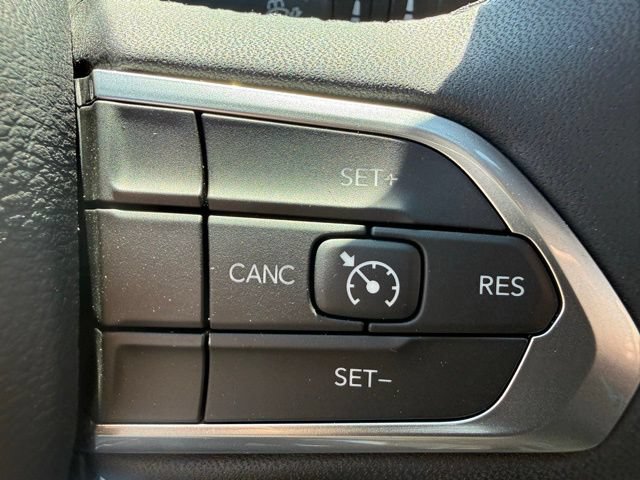 Used 2024 Jeep Compass Latitude w/ Convenience Group AWD/4WD image 18