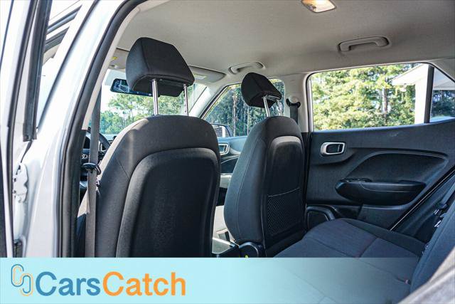 Used 2022 Hyundai Venue SE FWD image 34