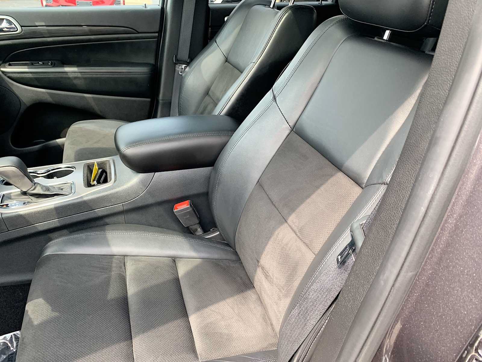 Used 2019 Jeep Grand Cherokee Altitude AWD/4WD image 20