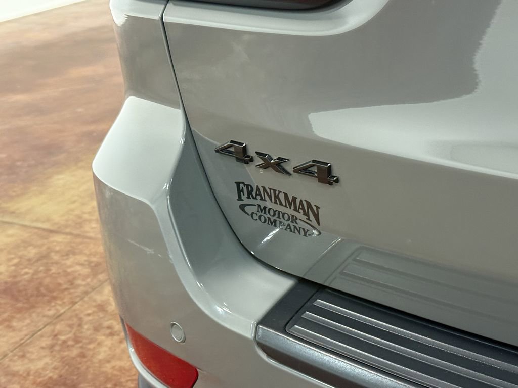 Used 2019 Jeep Grand Cherokee Laredo AWD/4WD image 54