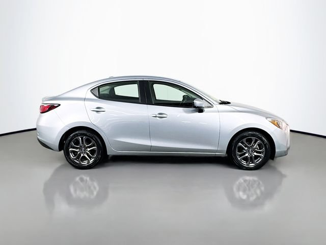 Used 2019 Toyota Yaris LE FWD image 9