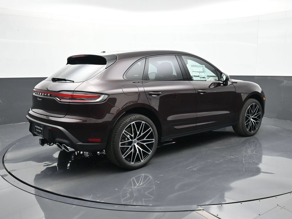 Certified 2026 Porsche Macan AWD/4WD image 29