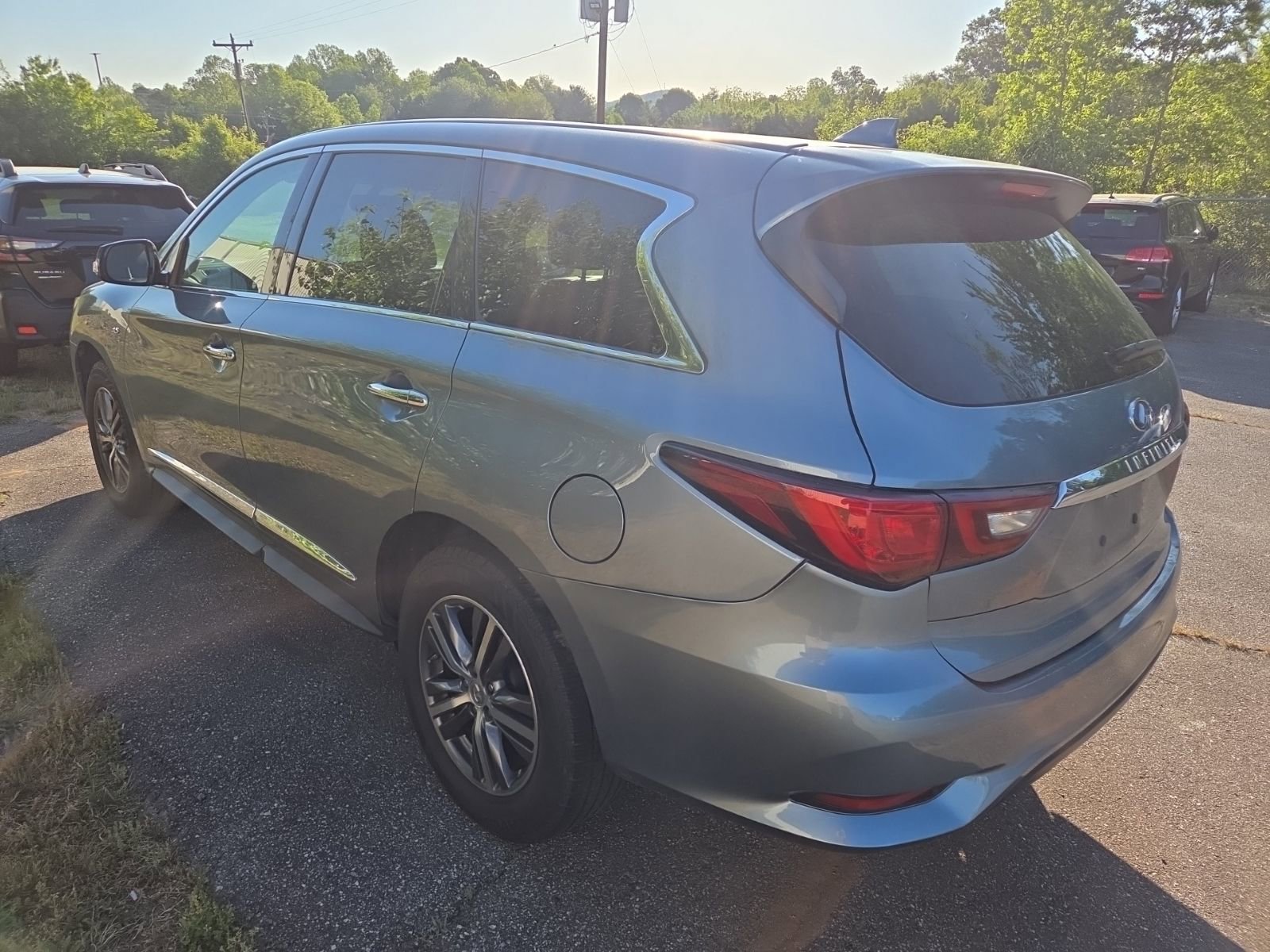 Used 2018 INFINITI QX60 FWD image 3