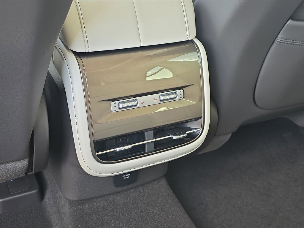 New 2026 Lincoln Nautilus Black Label AWD/4WD image 12