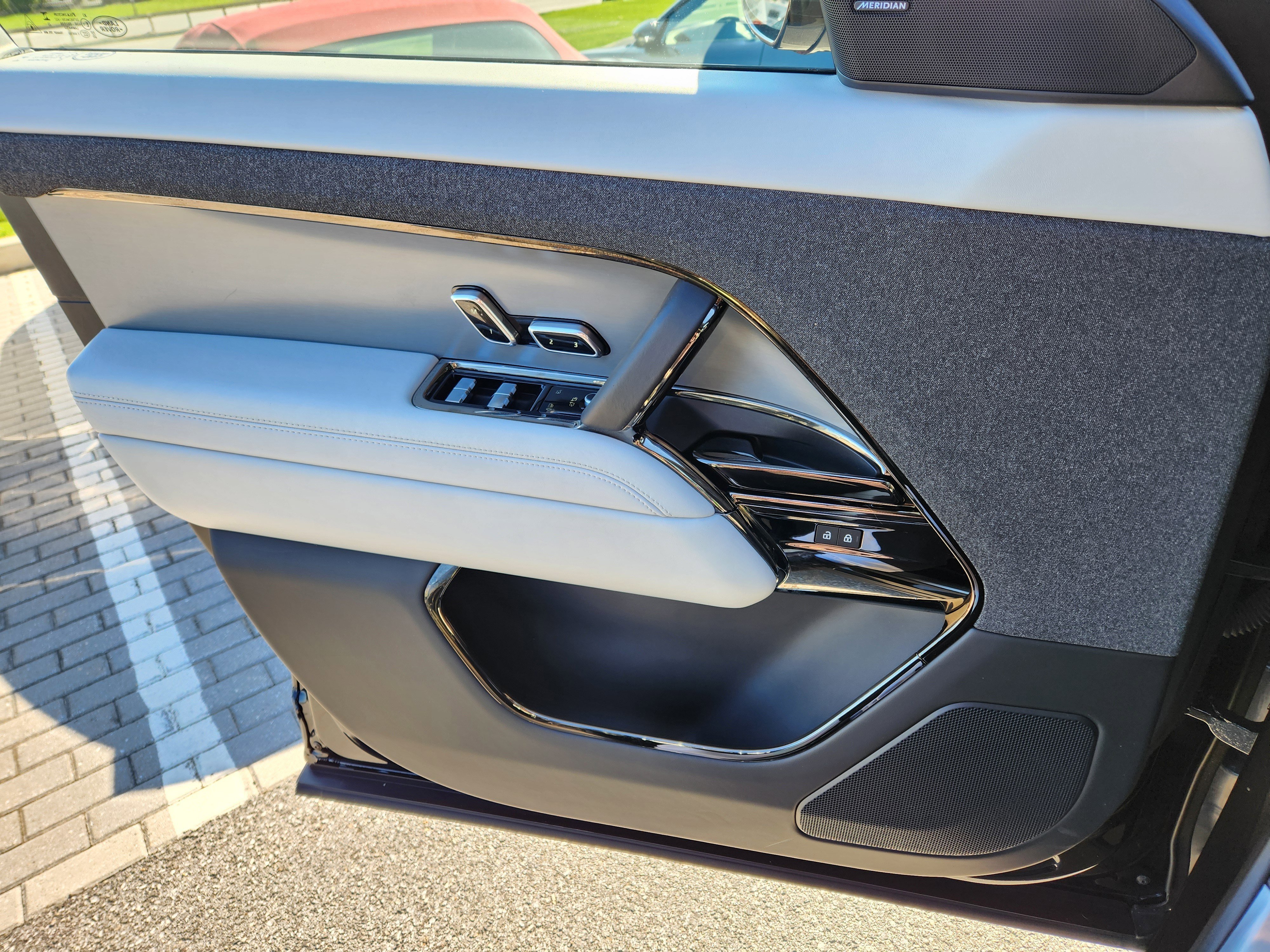 Certified 2024 Land Rover Range Rover Sport SE image 24