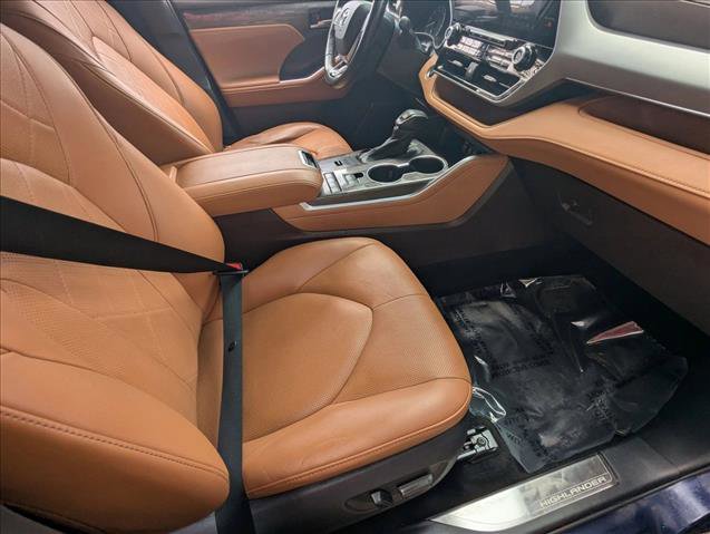 Used 2020 Toyota Highlander Platinum image 21