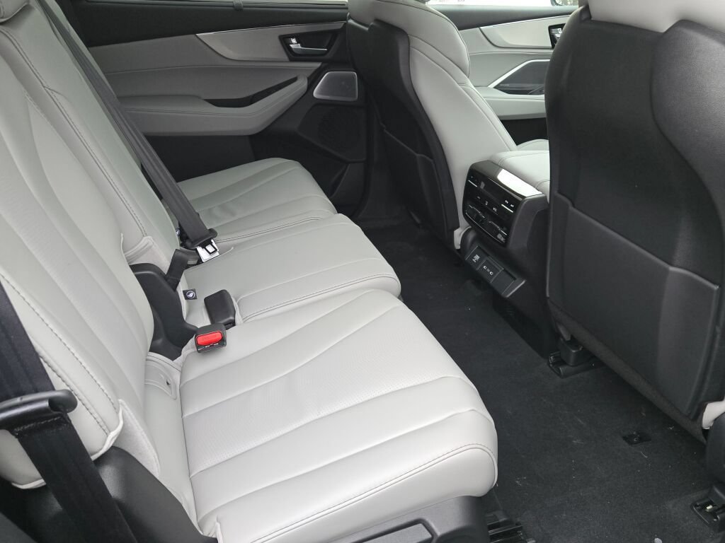New 2026 Acura MDX w/ Technology Package AWD/4WD image 16