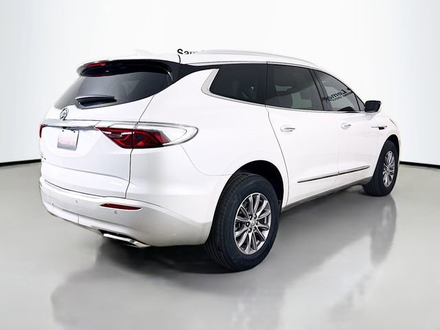 Used 2024 Buick Enclave Essence image 9