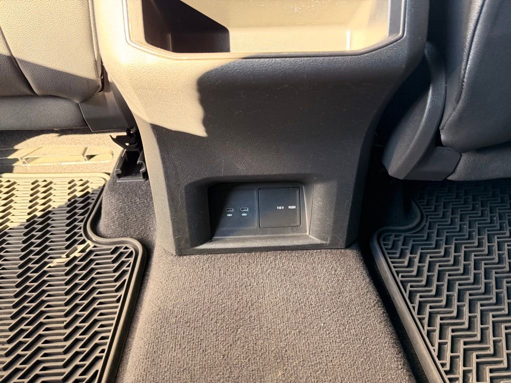 Used 2022 Volkswagen Atlas Cross Sport SE image 28