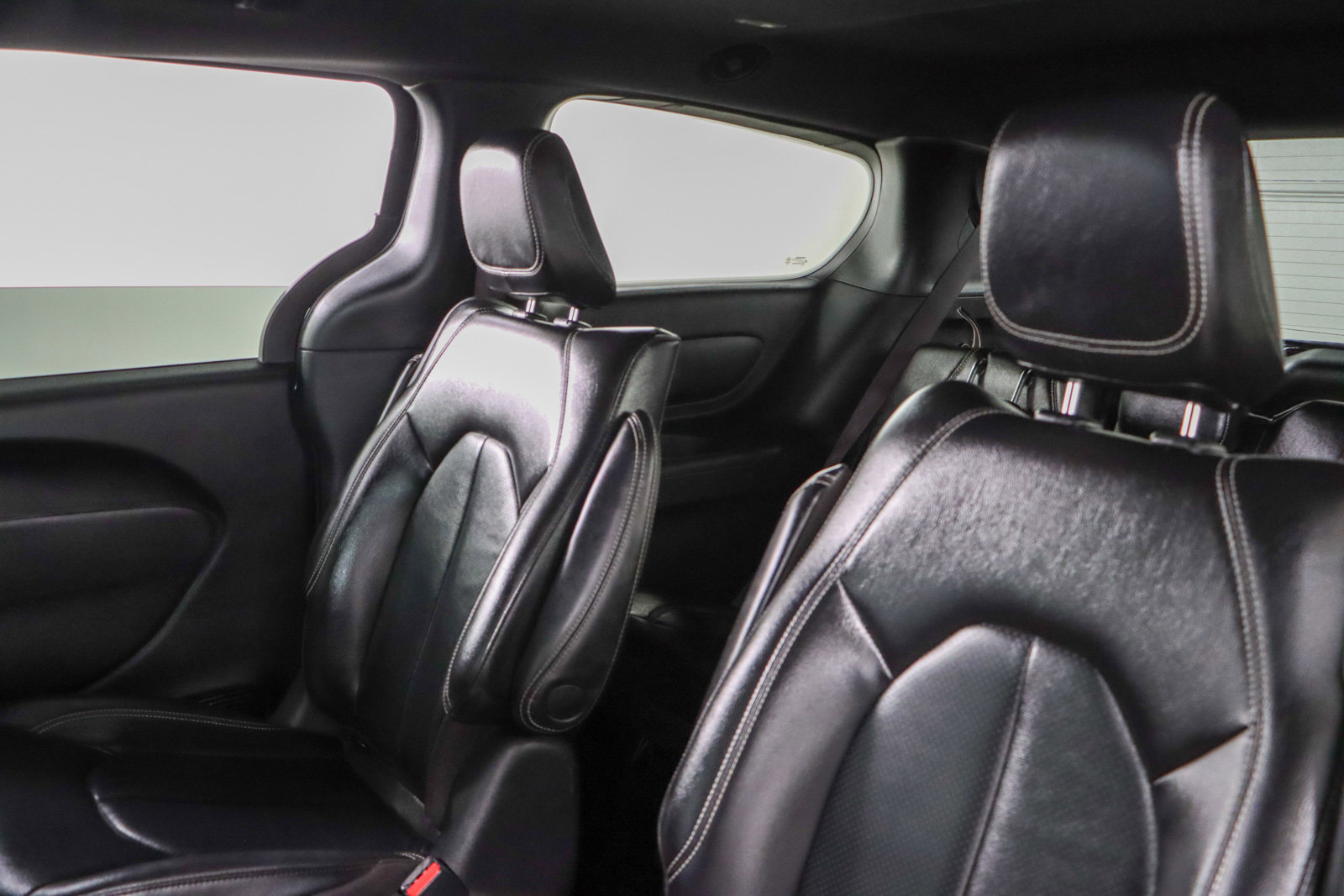 Used 2022 Chrysler Pacifica Touring-L w/ S Appearance Package image 24