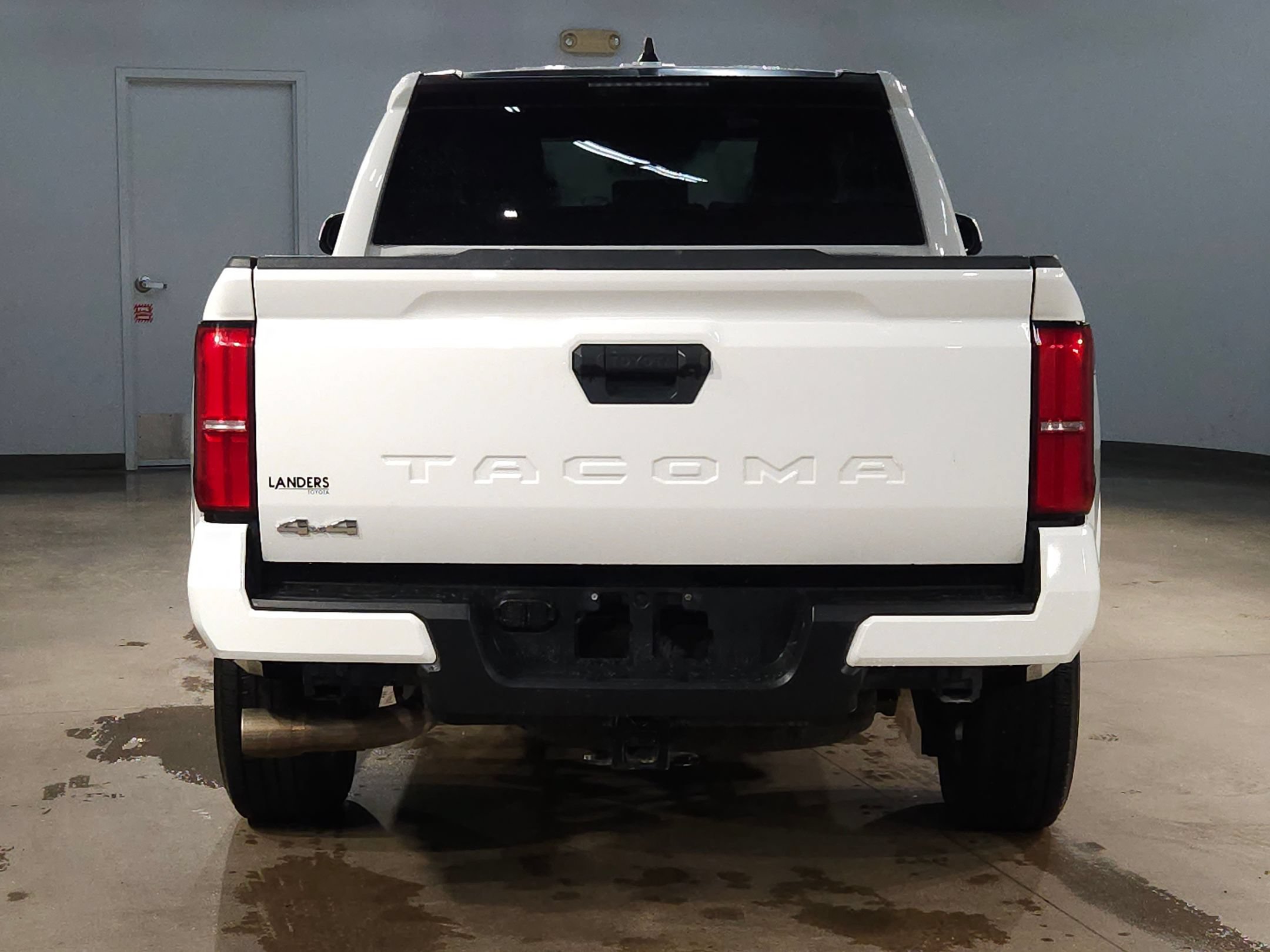 Used 2025 Toyota Tacoma SR5 AWD/4WD image 6