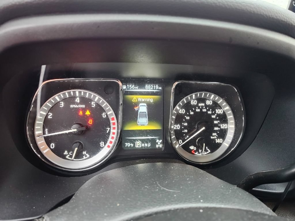 Used 2017 Nissan Titan SV AWD/4WD image 9