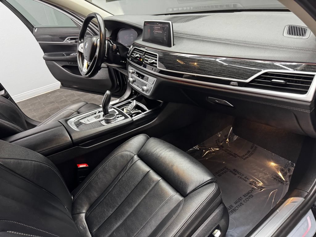 Used 2022 BMW 740i RWD image 54