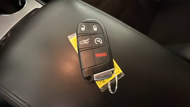 Used 2020 Jeep Grand Cherokee Altitude AWD/4WD image 20