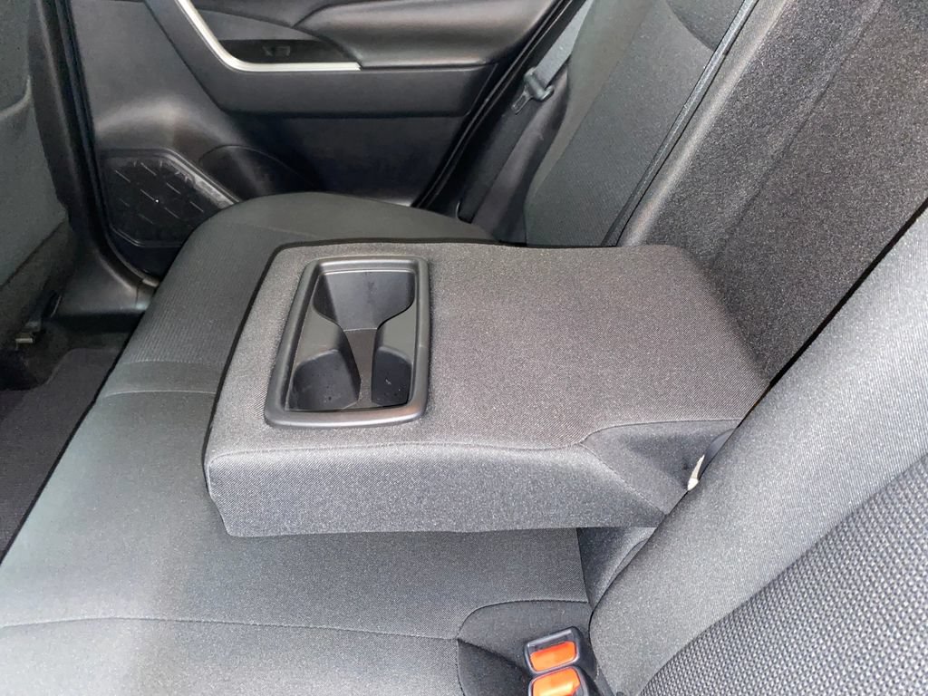 Used 2019 Toyota RAV4 LE AWD/4WD image 12