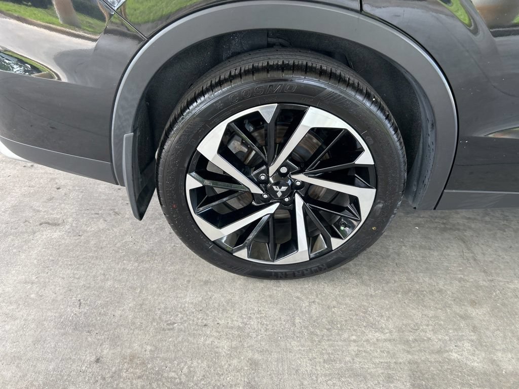 Used 2023 Mitsubishi Outlander SE FWD image 19