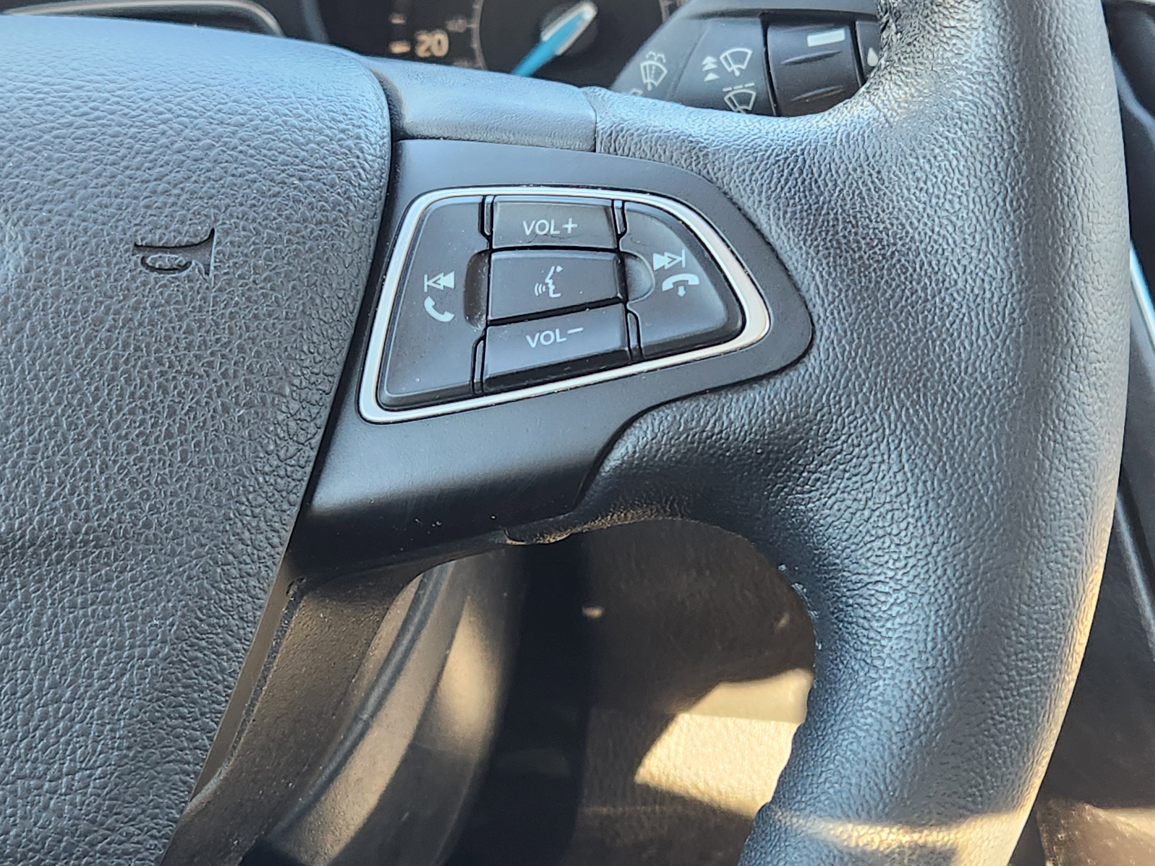 Used 2017 Ford Focus Titanium image 29