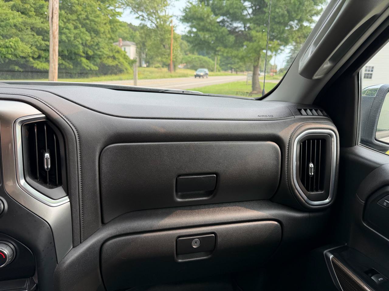 Used 2019 Chevrolet Silverado 1500 LT AWD/4WD image 28