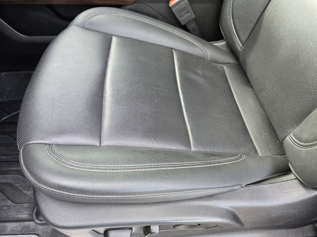 Used 2025 GMC Sierra 3500 SLT w/ SLT Convenience Package image 14