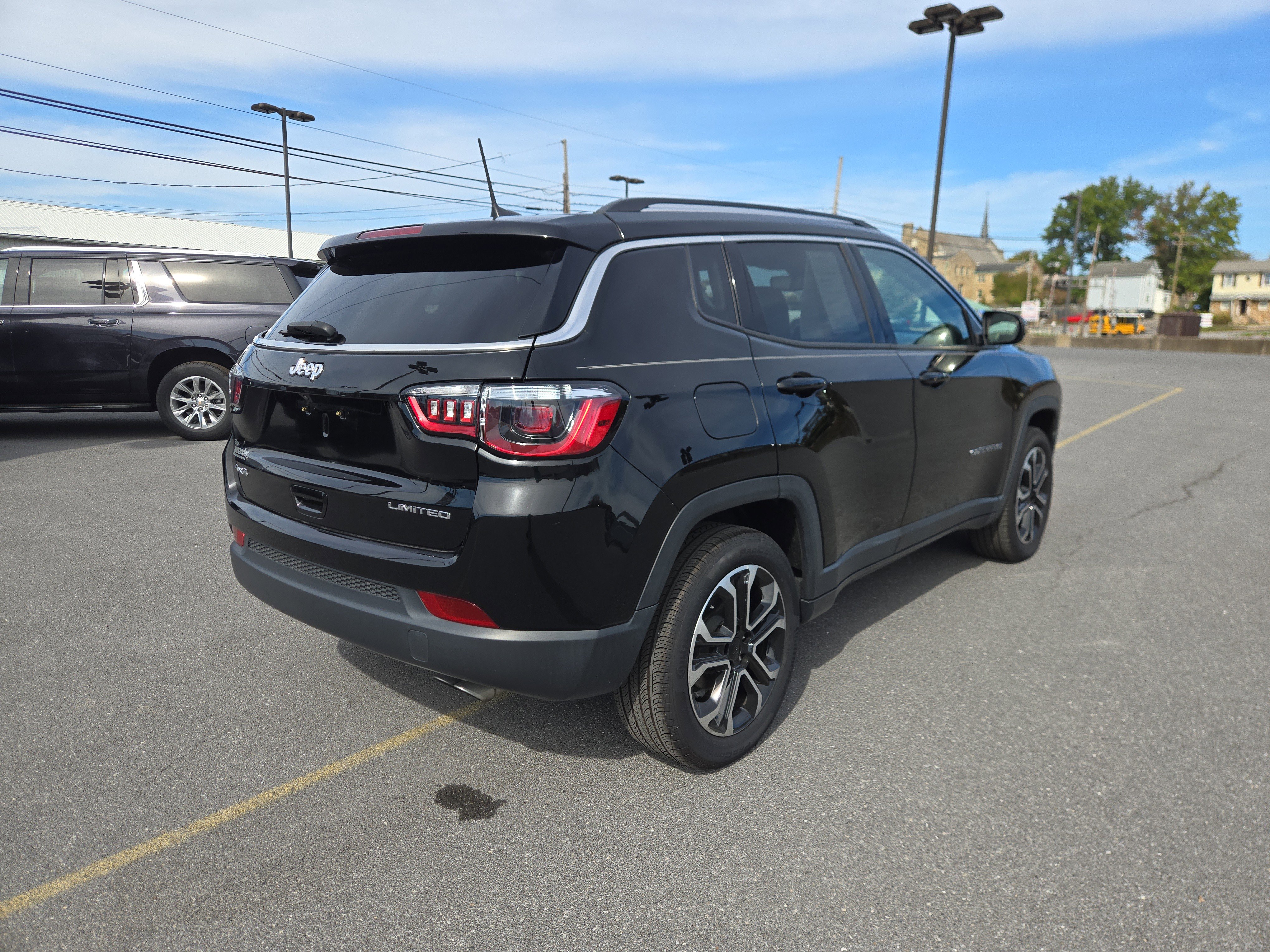 Used 2022 Jeep Compass Limited image 3