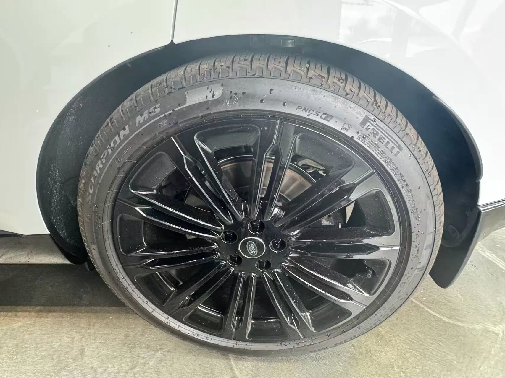 Used 2025 Land Rover Range Rover Long Wheelbase SE image 22