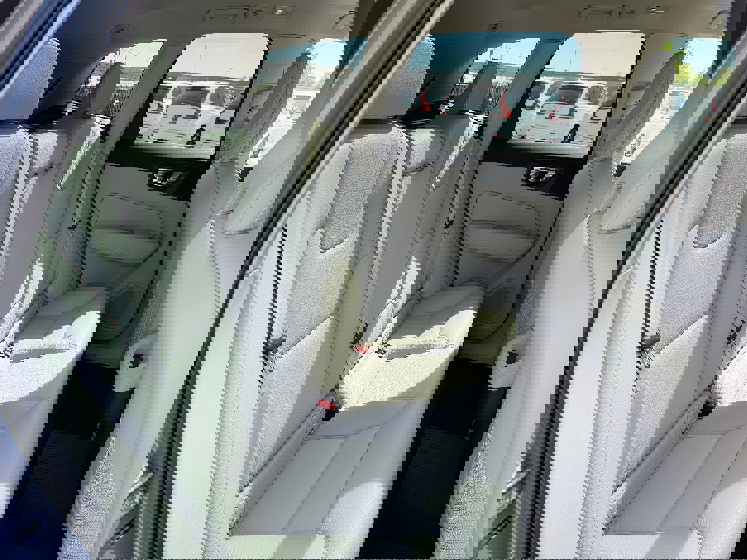 Certified 2023 Volvo XC60 B5 Plus w/ Climate Package image 12