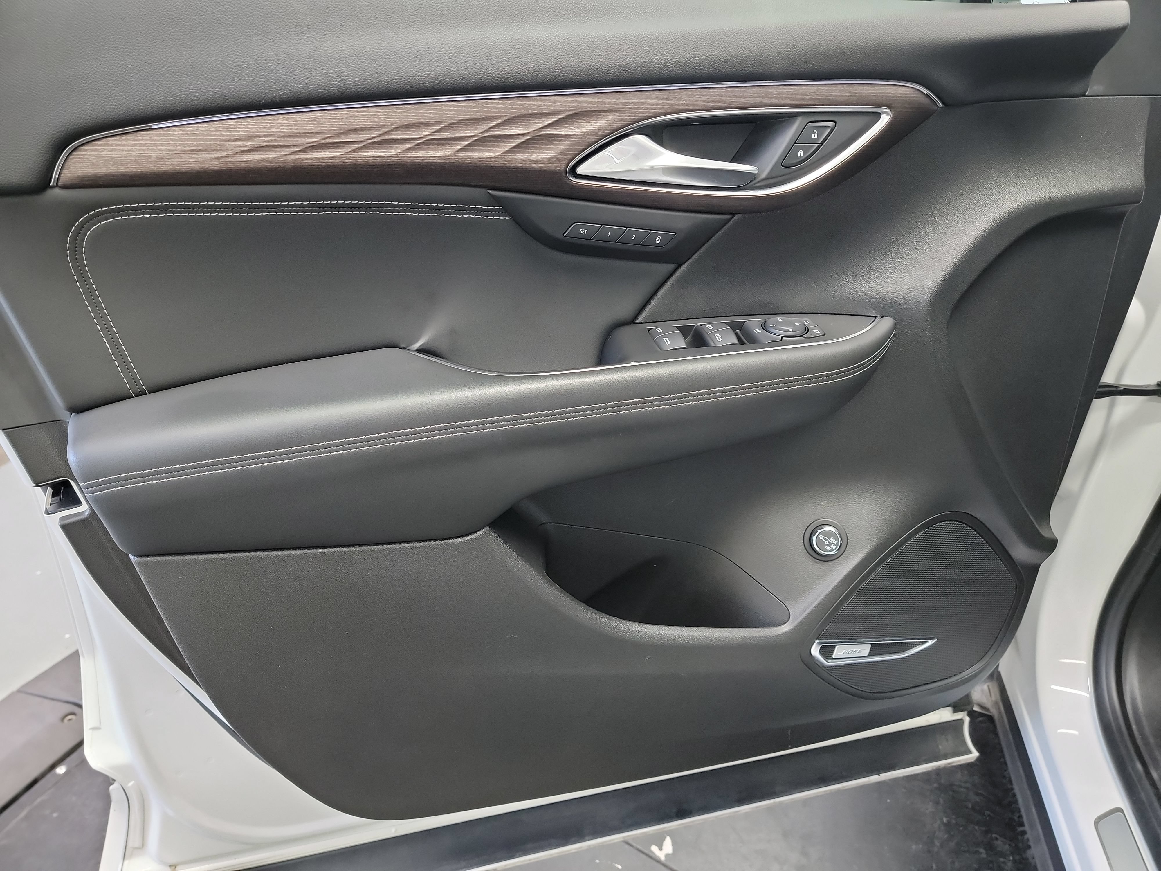 Used 2023 Buick Envision Avenir AWD/4WD image 13