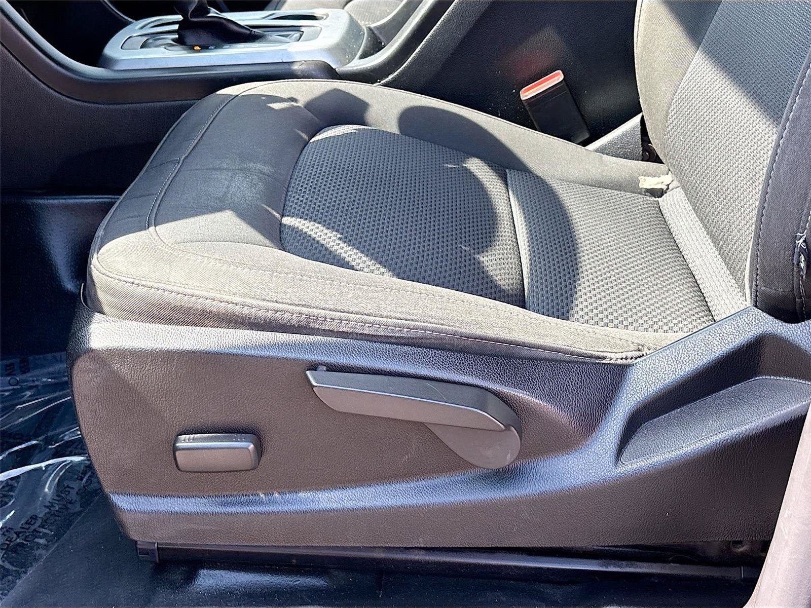 Used 2021 Chevrolet Colorado LT w/ Fleet Safety Package RWD image 18