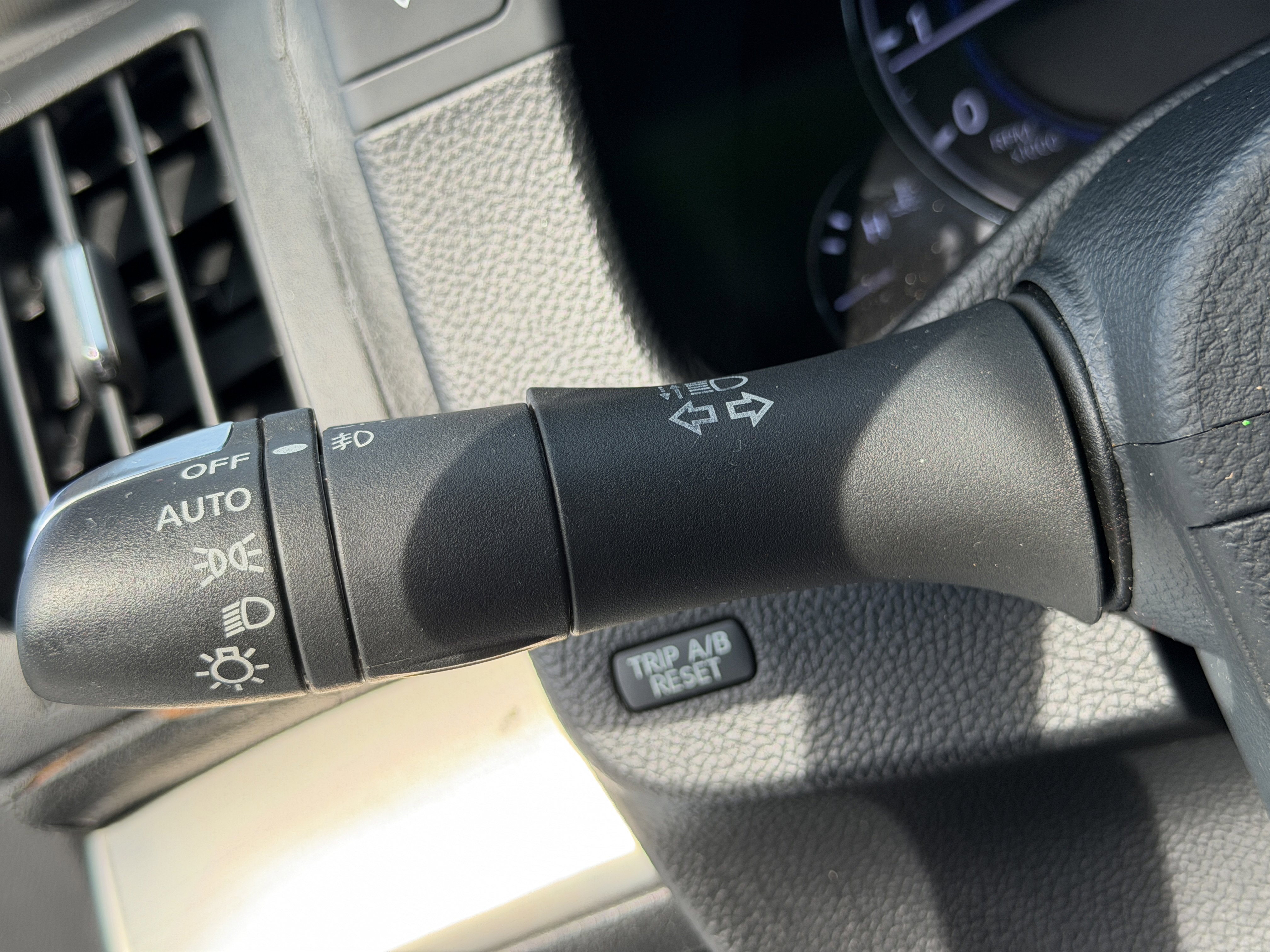 Used 2010 INFINITI G37 Journey w/ Premium Pkg image 22