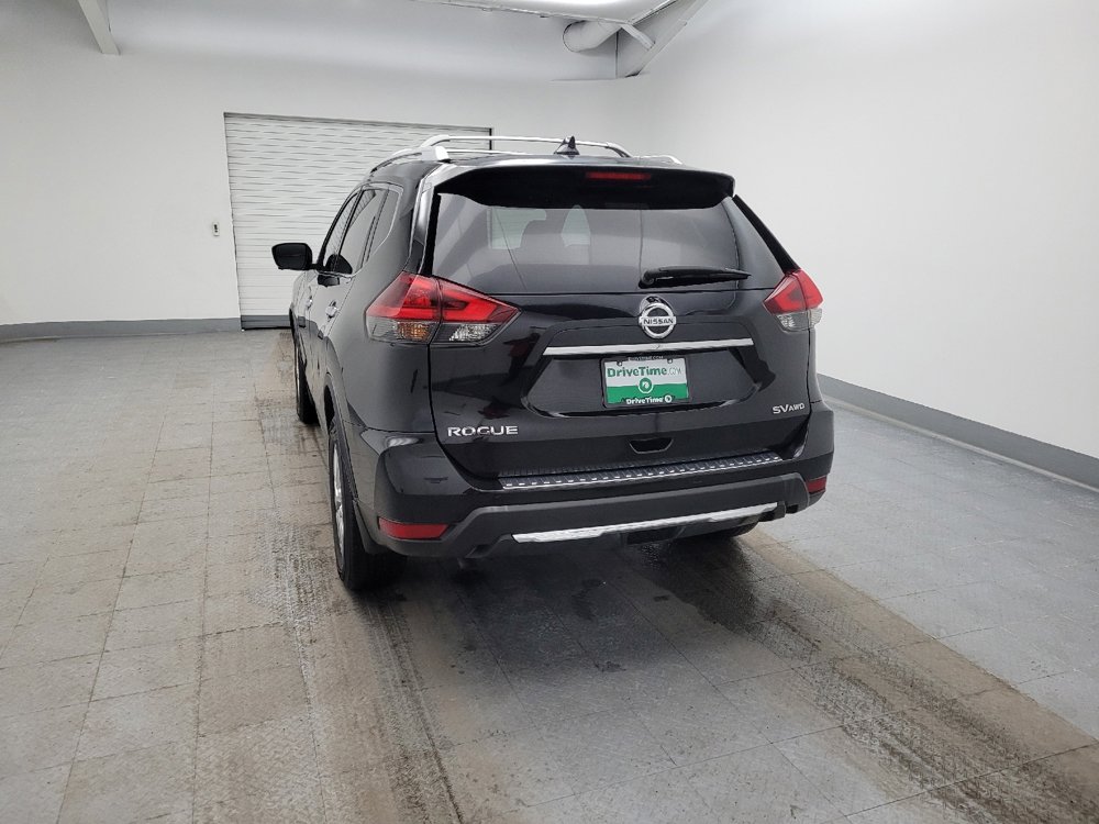 Used 2018 Nissan Rogue SV w/ Premium Package image 6