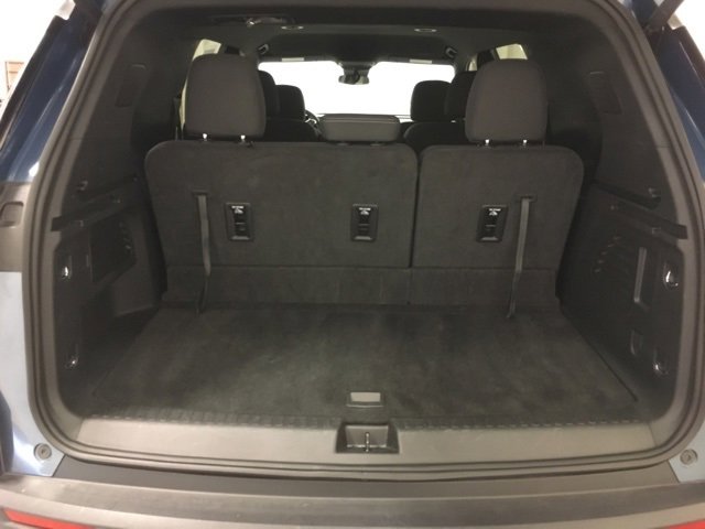 Used 2025 Chevrolet Traverse LT image 13