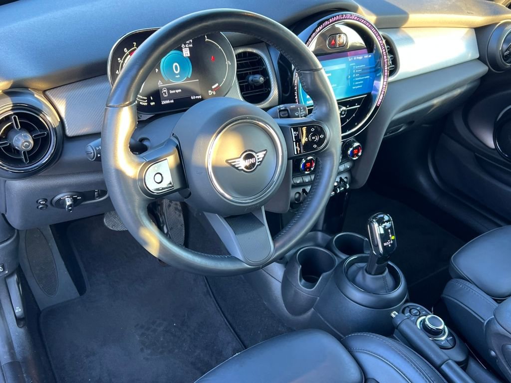 Used 2023 MINI Cooper Classic w/ Signature Upholstery Package image 16