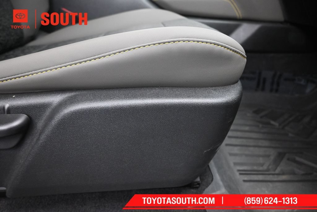 Used 2024 Chevrolet Colorado ZR2 w/ Technology Package AWD/4WD image 12