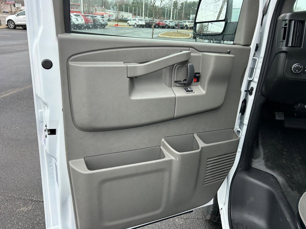 New 2026 GMC Savana 2500 w/ Driver Convenience Package image 5