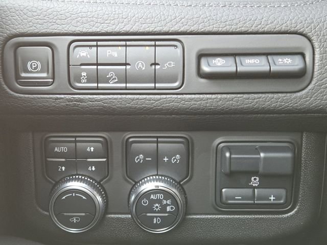 Used 2021 GMC Yukon Denali w/ Denali Ultimate Package image 13