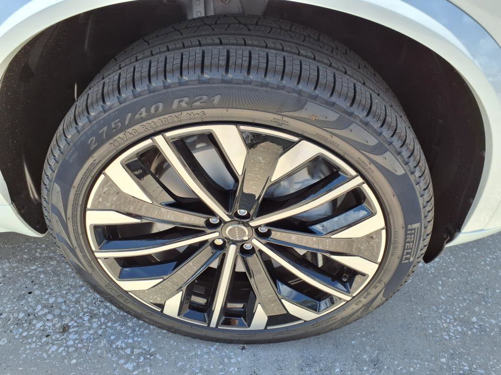 New 2026 Volvo XC90 B6 Plus w/ Protection Package Premier image 9