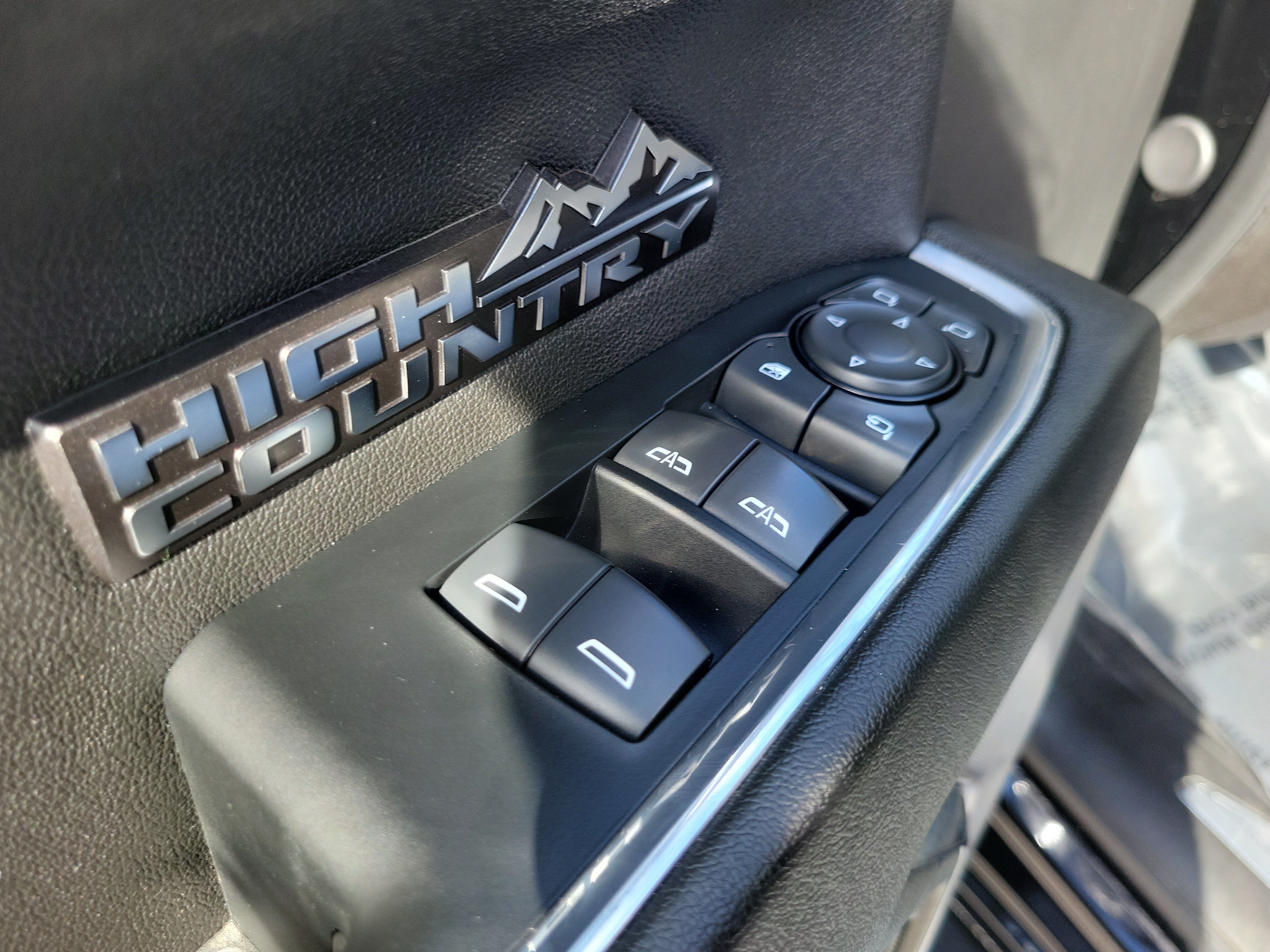 Used 2024 Chevrolet Silverado 1500 High Country w/ Technology Package AWD/4WD image 22