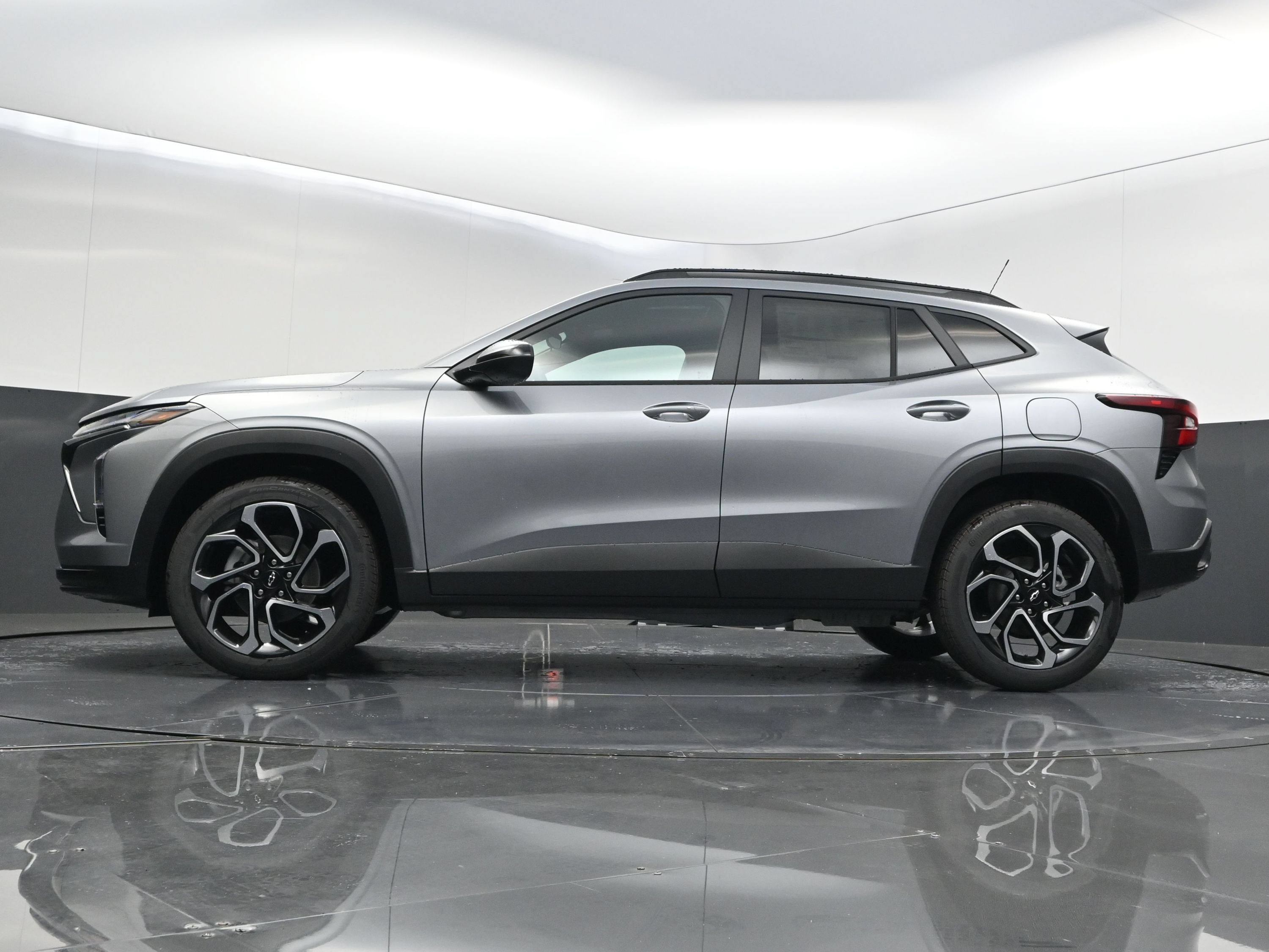 New 2026 Chevrolet Trax RS w/ Sunroof Package FWD image 42