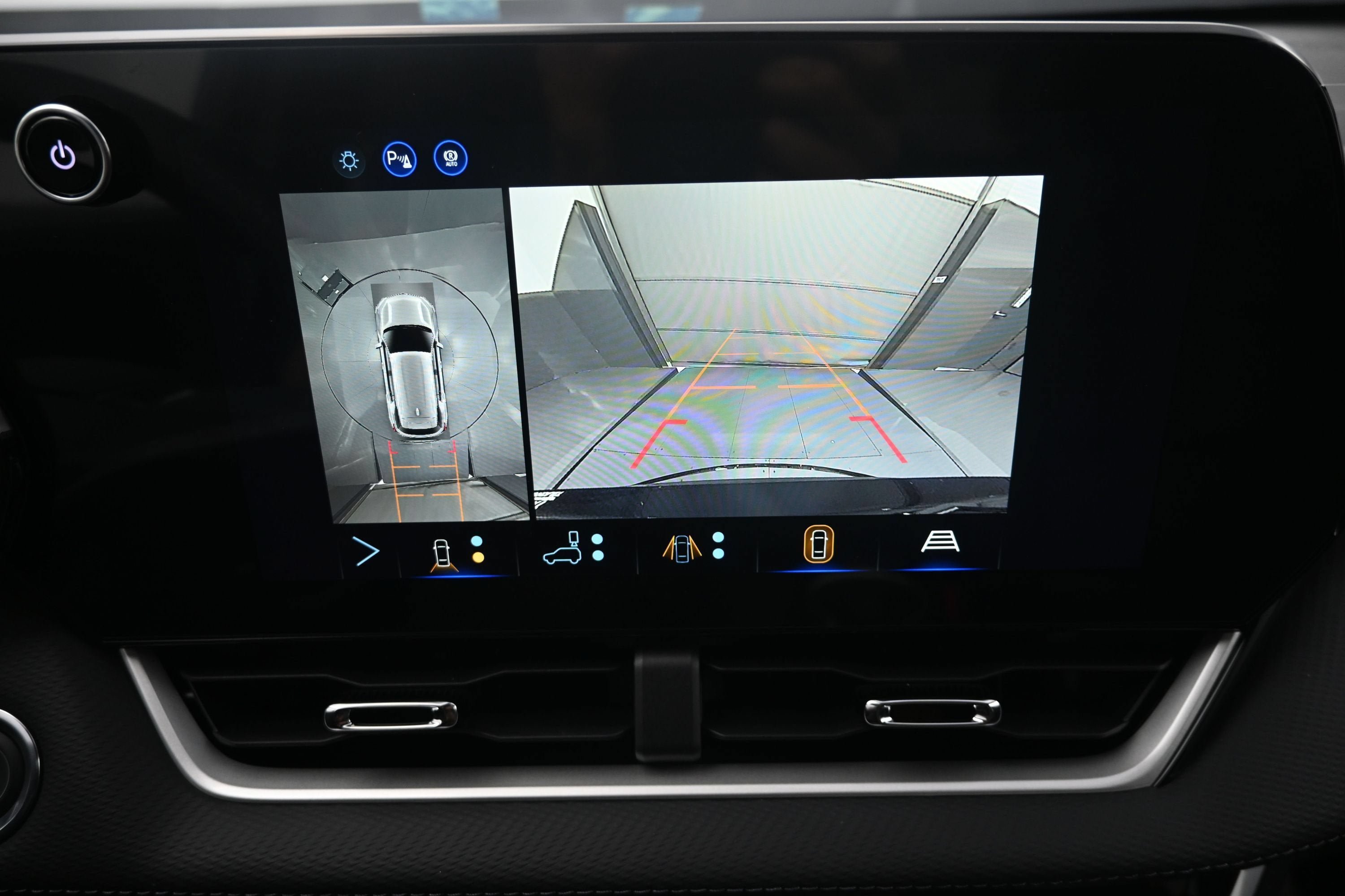 New 2027 Chevrolet Equinox LT w/ Convenience Package II FWD image 18