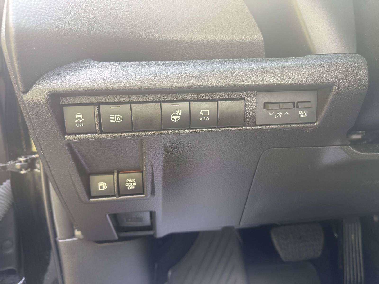 Certified 2025 Toyota Sienna Platinum FWD image 21