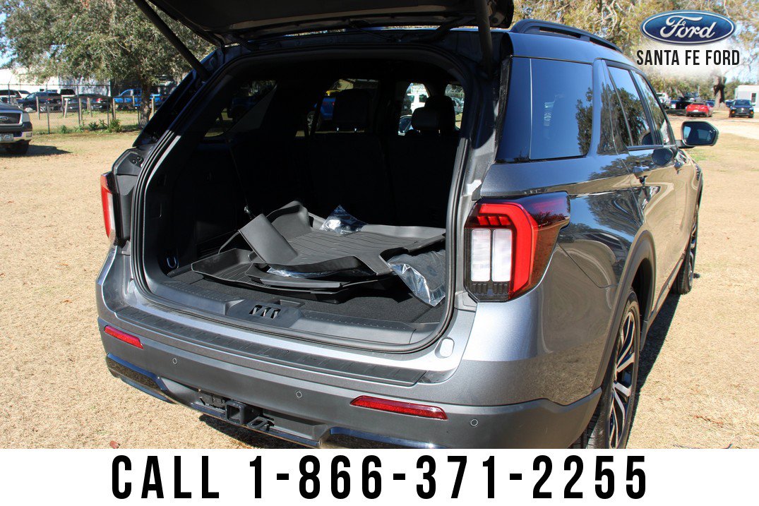 Used 2025 Ford Explorer ST-Line w/ Premium Package RWD image 44